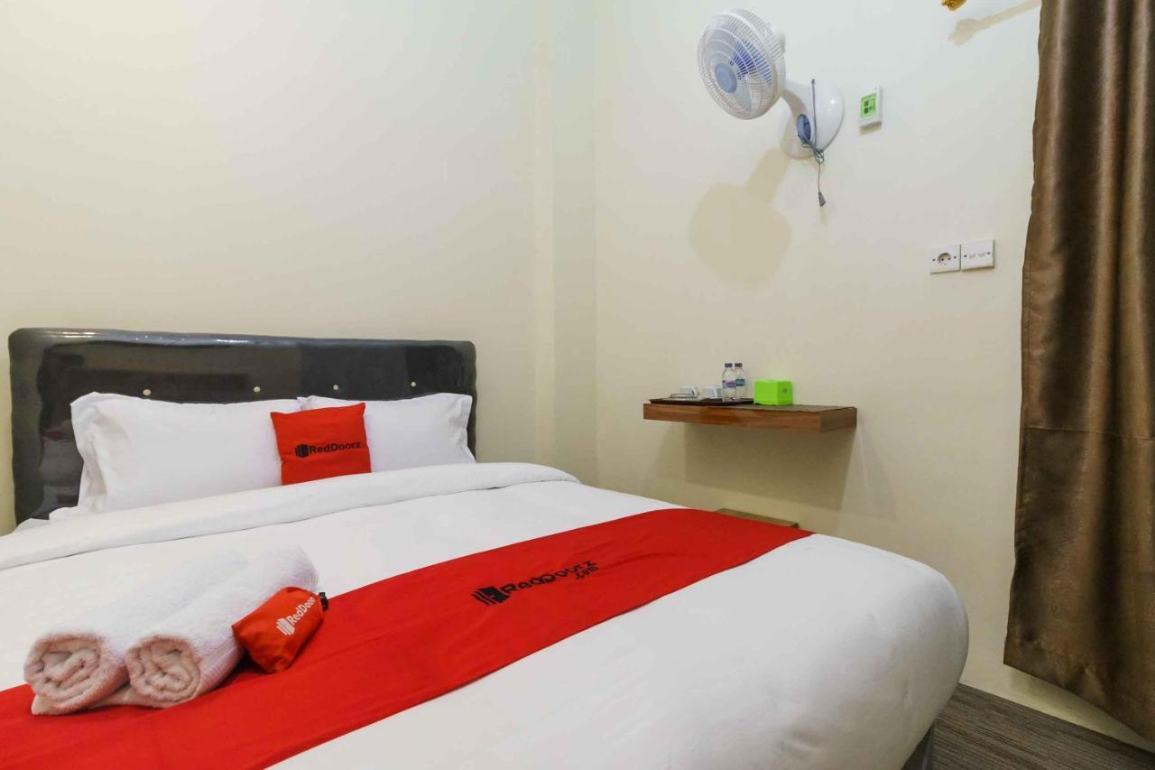 Hotel Reddoorz Syariah Near Lubang Jepang Bukittinggi Exterior foto